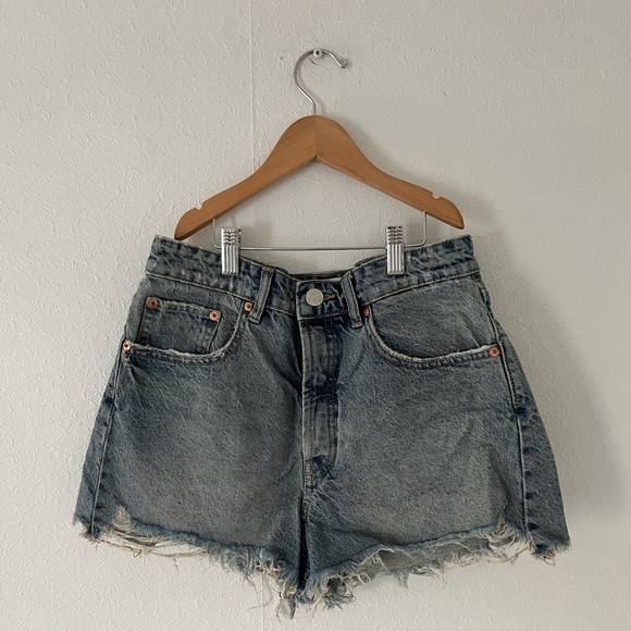 Zara High Waisted Denim Shorts, Medium wash - Picture 1 of 6